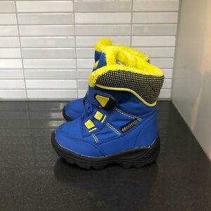 EUC Kamik waterproof lined baby snow boots